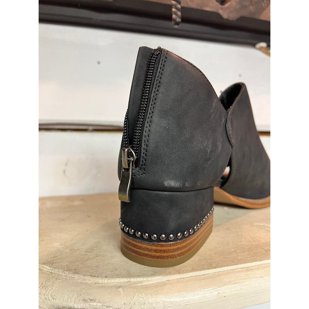 Ladies Maurice's SuperCush Studded Block Heel Bootie w/ Open Toes, Size 9M - Picture 4 of 8